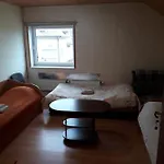 Ginto Svetingi Namai *